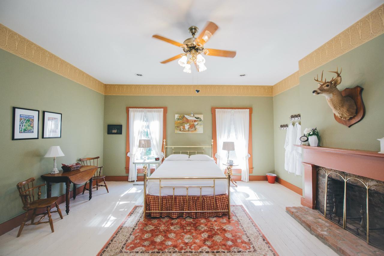 Old Caledonian Bed & Breakfast エクステリア 写真