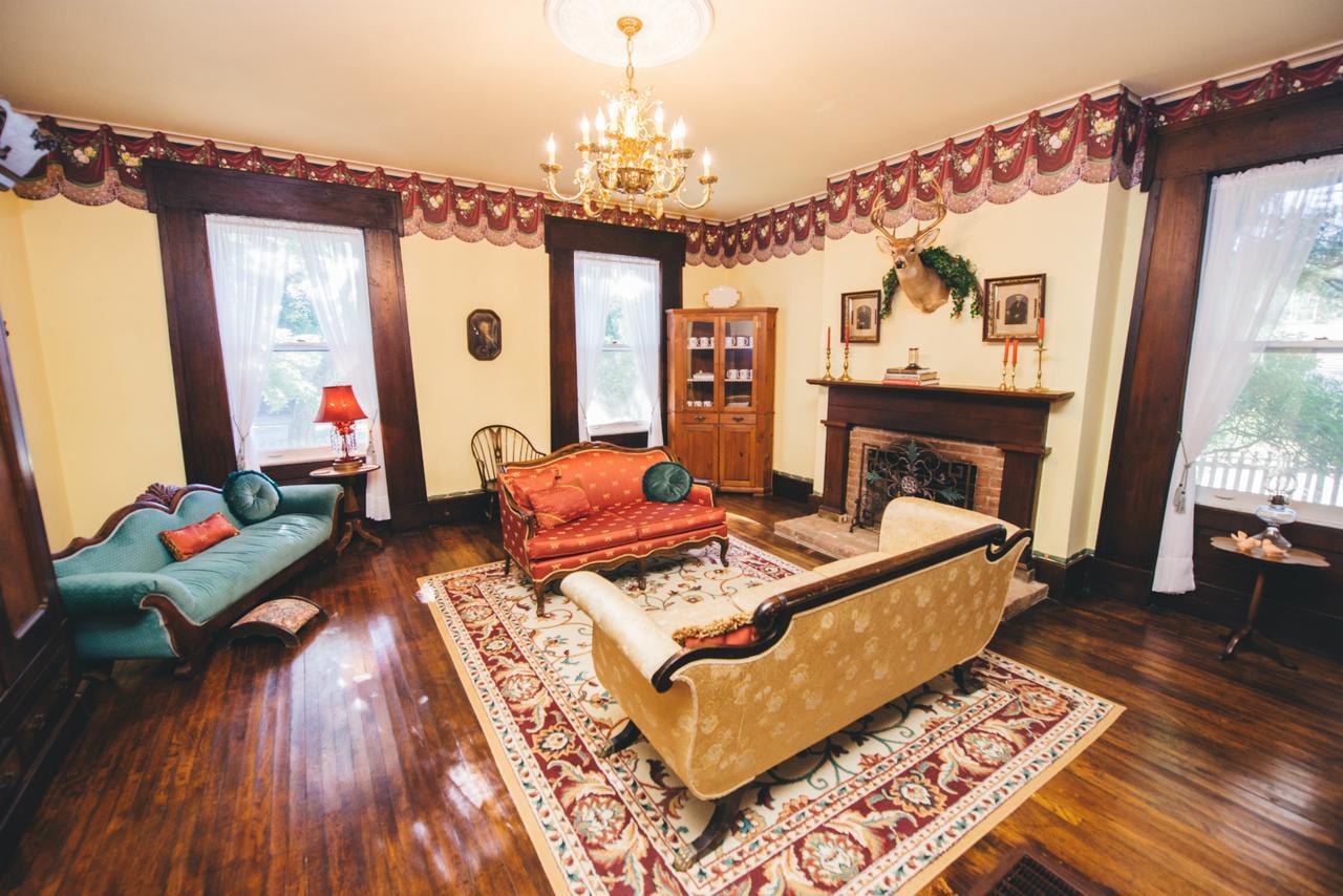 Old Caledonian Bed & Breakfast エクステリア 写真