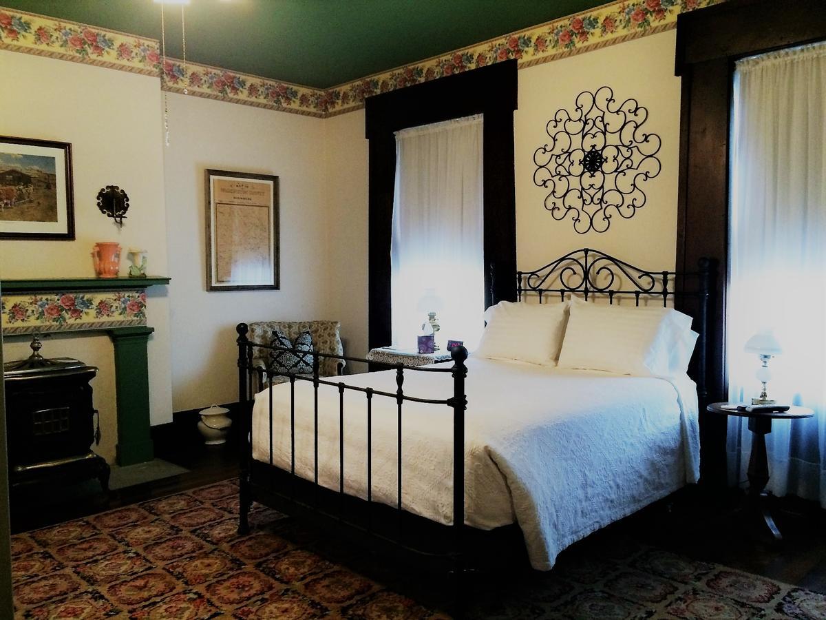 Old Caledonian Bed & Breakfast エクステリア 写真