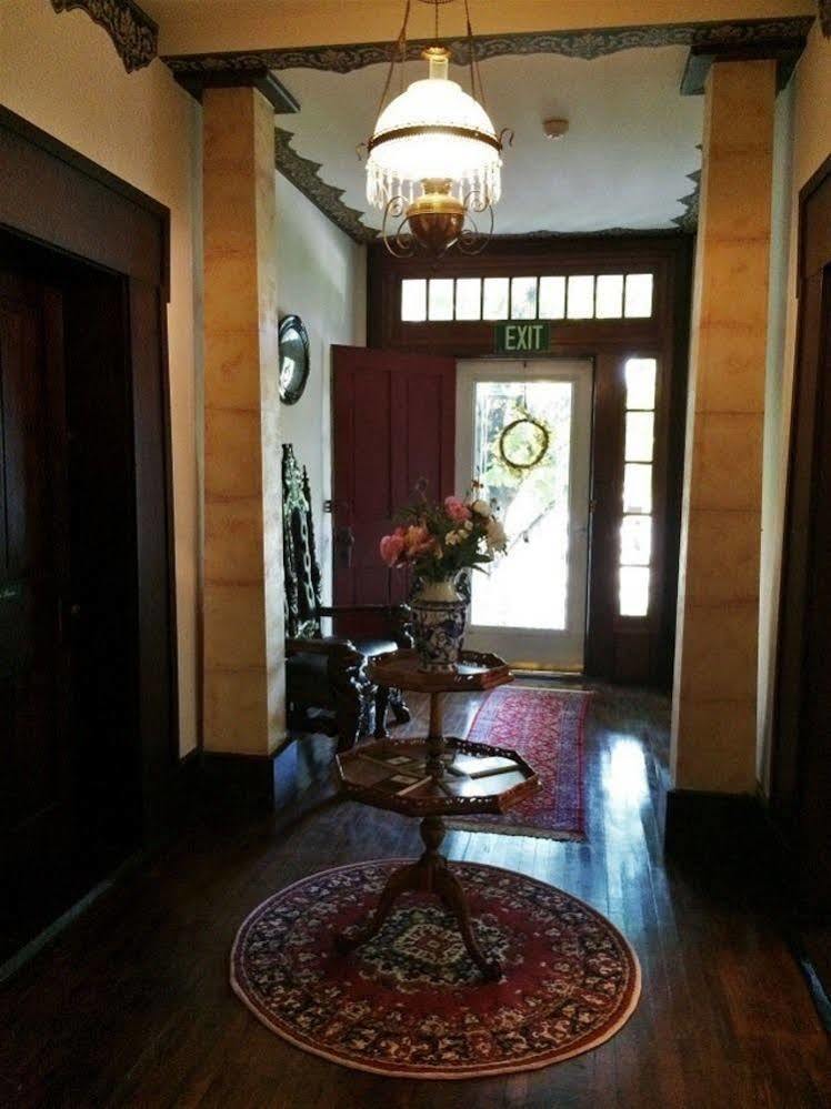 Old Caledonian Bed & Breakfast エクステリア 写真