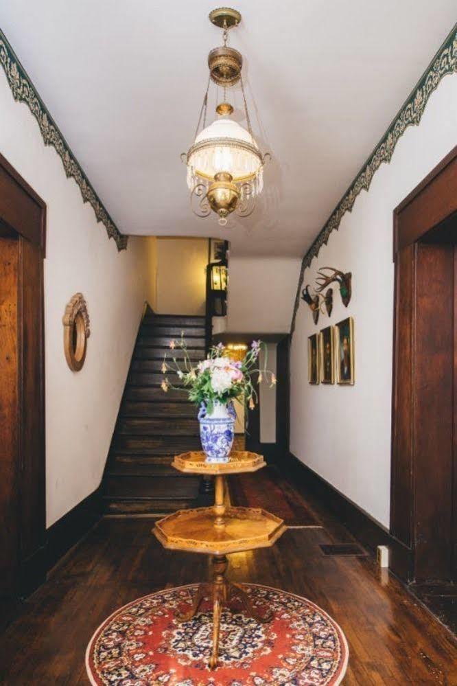 Old Caledonian Bed & Breakfast エクステリア 写真